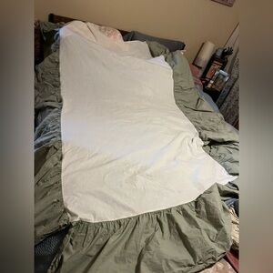 Eddie Bauer ~Elegant Green Ruffle Bed Skirt~ Twin